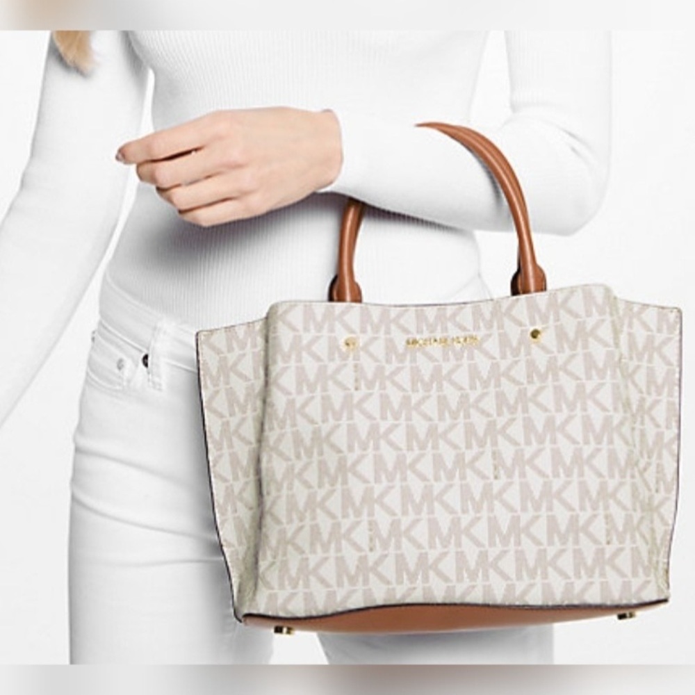 Authentic Michael Kors Arielle Medium Logo Satchel in Vanilla